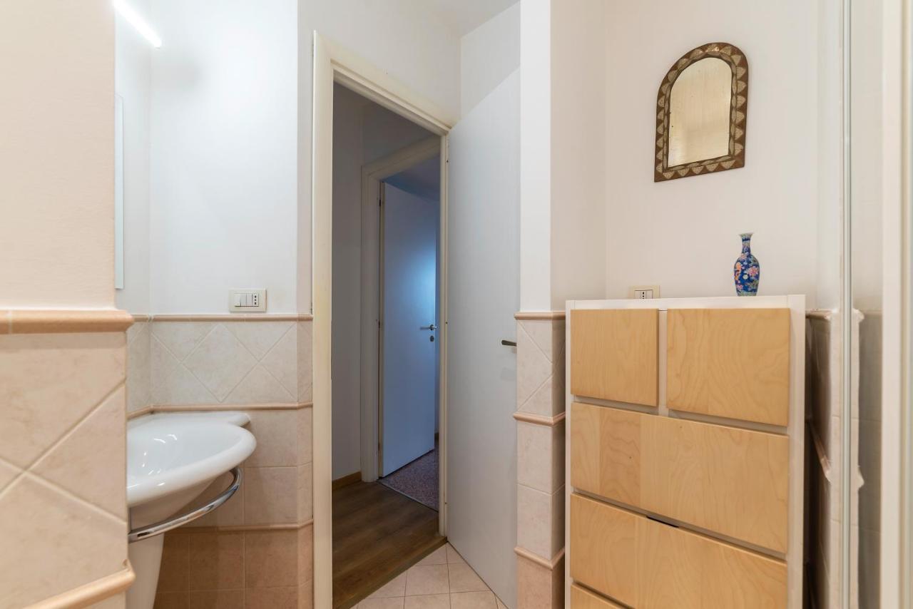 Sunny Apartment Piramide Roma Exterior foto